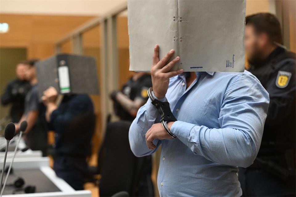 Ein 30 Jahre alter Ukrainer ist wegen Agententätigkeit verurteilt worden.Marijan Murat/dpa
