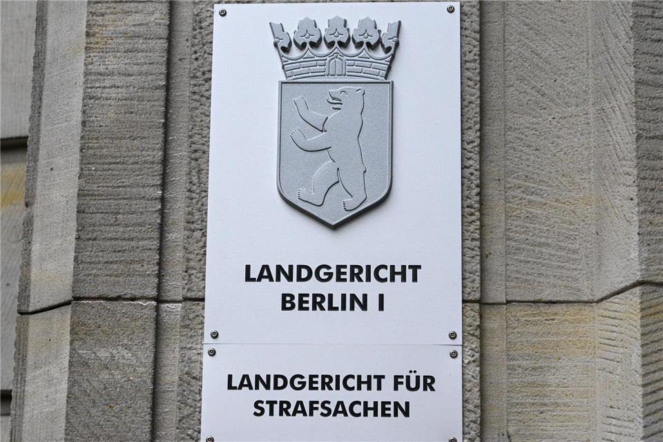 Ein 38-Jähriger steht nach der Sprengung eines Geldautomaten vor Gericht. Sein mutmaßlicher Komplize war laut Ermittlungen auf der Flucht ertrunken. (Symbolbild) Jens Kalaene/dpa