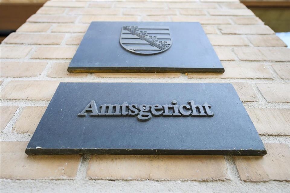 Ein 41-Jähriger soll in Dresden mit einer Waffe auf Menschen gezielt haben. Die Ermittlungen zu den Hintergründen laufen – Hinweise auf ein islamistisches Motiv gibt es nicht. (Archivbild)Robert Michael/dpa