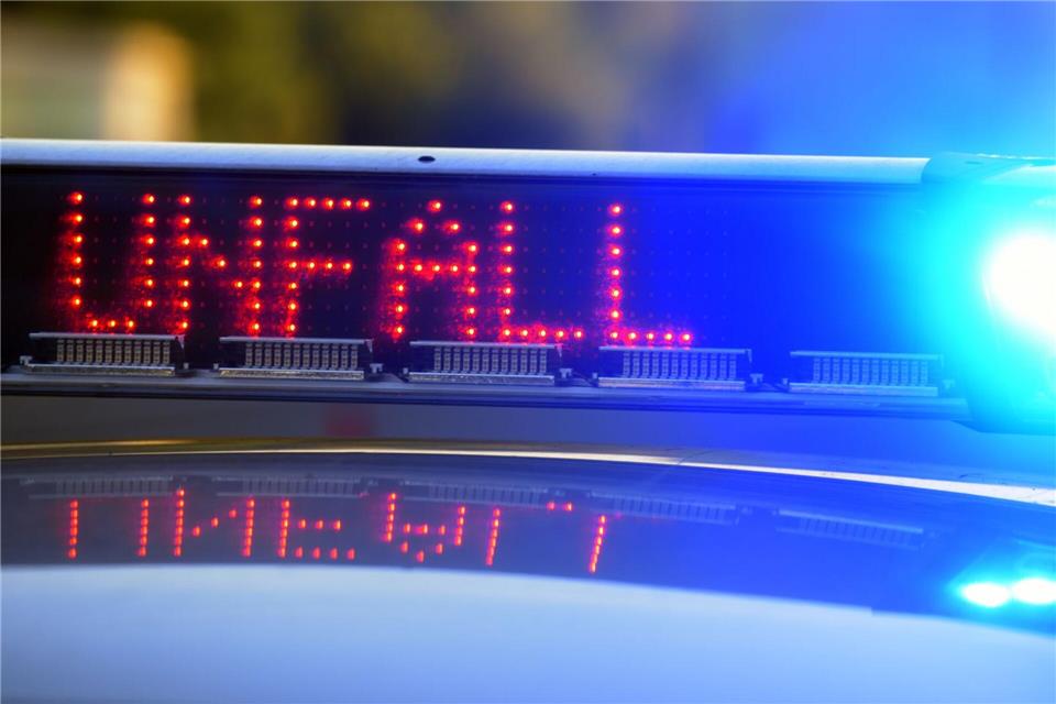 Ein 72-Jähriger wurde bei einem Unfall schwer verletzt. (Symbolbild)Stefan Puchner/dpa