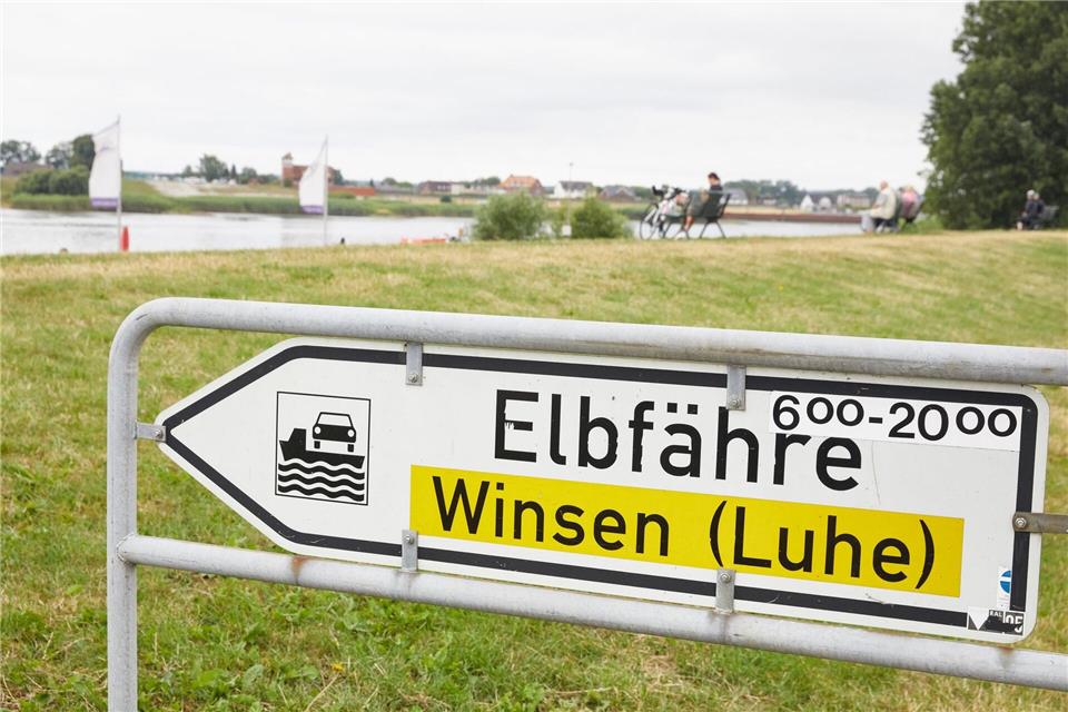 Ein 89-Jähriger ist mit seinem Auto in die Elbe gefahren. (Symbolbild)Georg Wendt/dpa