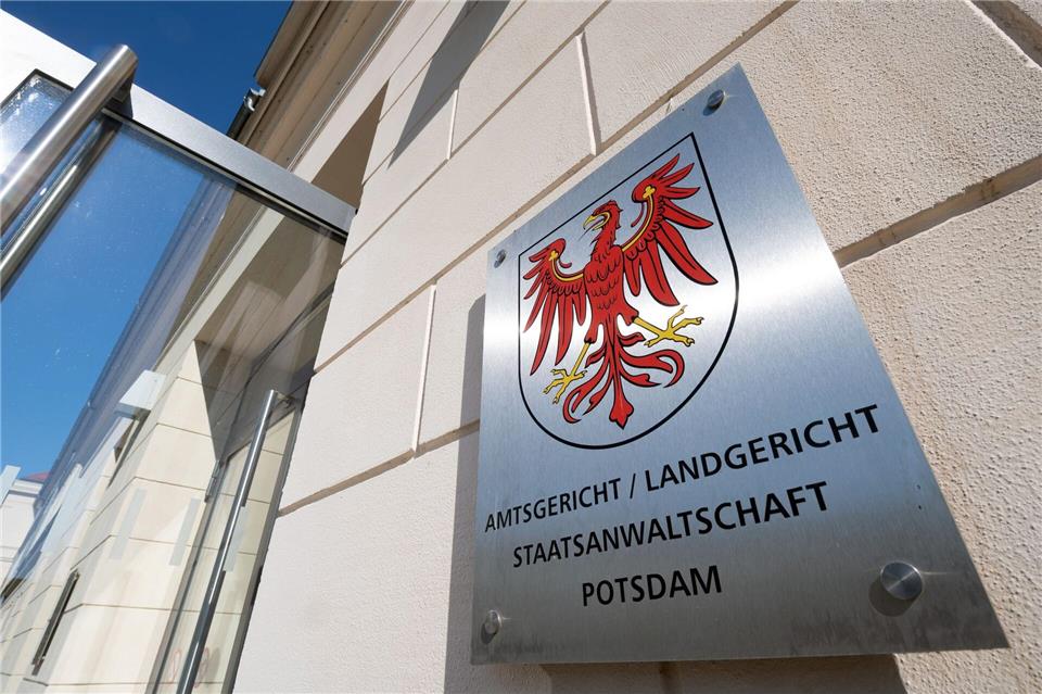 Ein 91-Jähriger steht wegen Mordverdacht vor dem Landgericht in Potsdam. (Archivbild)Soeren Stache/dpa-Zentralbild/dpa