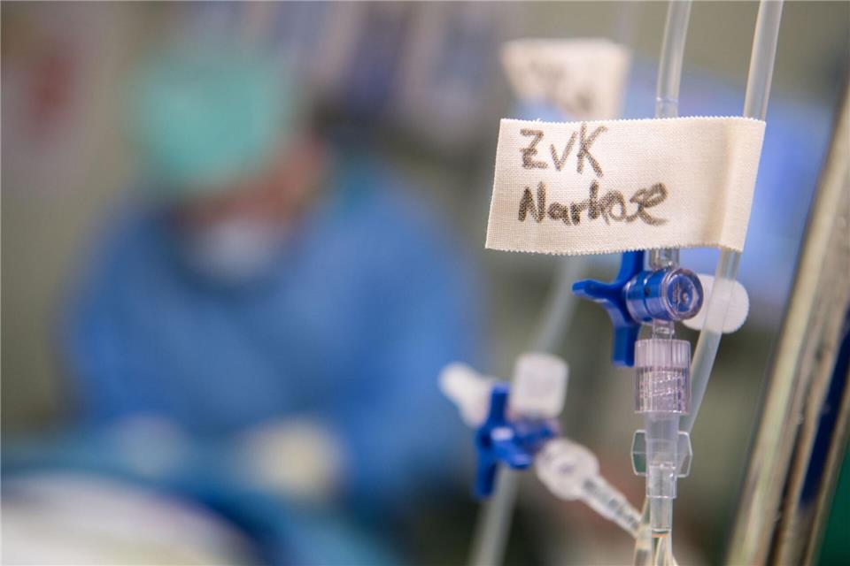 Ein Anästhesist steht unter Verdacht, Patientinnen unter Narkose sexuell missbraucht zu haben. (Symbolbild)Marijan Murat/dpa