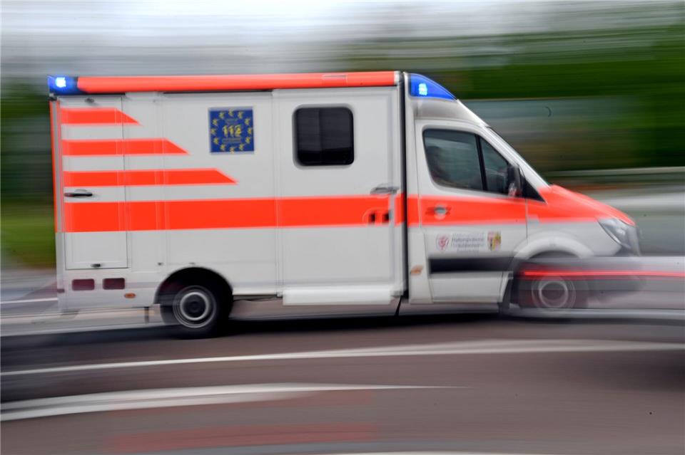 Ein Badeunfall in der Ostsee vor Markgrafenheide endete tödlich. (Symbolfoto) Hendrik Schmidt/dpa-Zentralbild/dpa