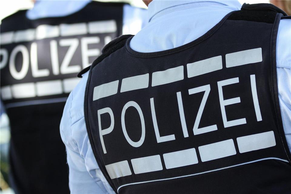 Ein Betrunkener in den Gleisen hat eine Streckensperrung verursacht. (Archivbild)Silas Stein/dpa