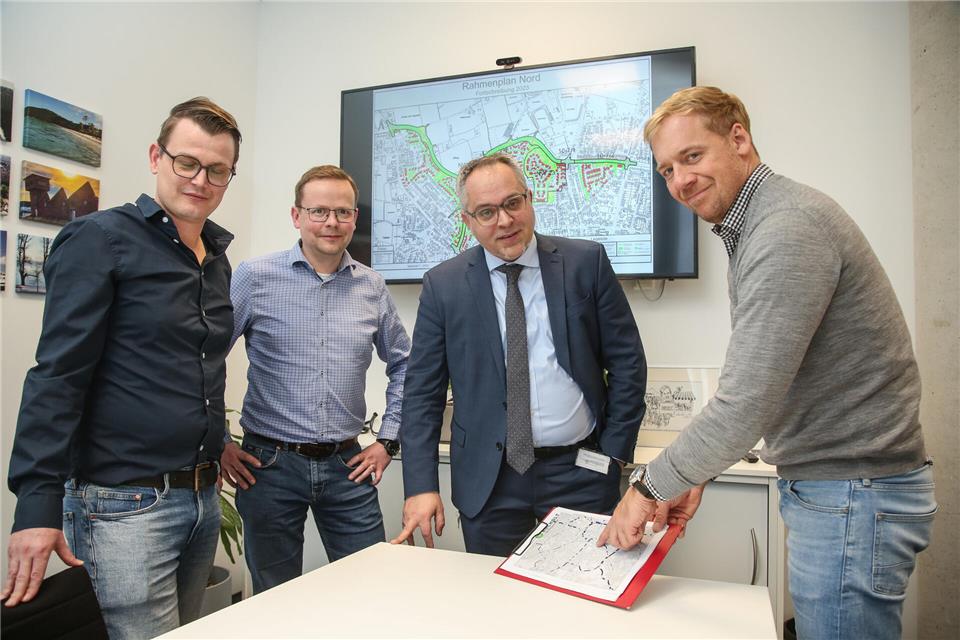 Ein Bild aus Zeiten, als sie noch gemeinsam in der Bocholter Stadtverwaltung tätig waren: Direkt nach der Bürgermeisterwahl hat sich der Bocholter Ex-Stadtbaurat Daniel Zöhler (rechts) mit deutlicher Kritik an seinem früheren Chef Thomas Kerkhoff zurückgemeldet.