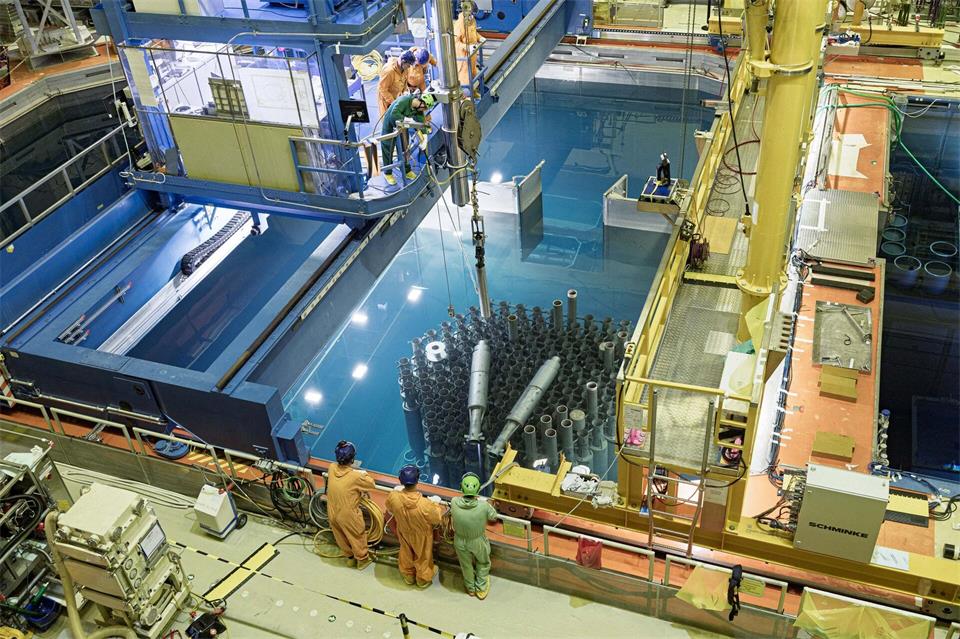 Ein Blick ins Innere des stillgelegten Atomkraftwerks.Markus Scholz/dpa