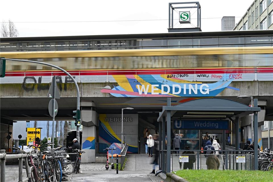 Ein Brand an einer elektrischen Anlage am Gleis S-Bahnhof Wedding führt zur Unterbrechung des S-Bahnverkehrs. (Symbolbild)Philipp Znidar/dpa-Zentralbild/dpa