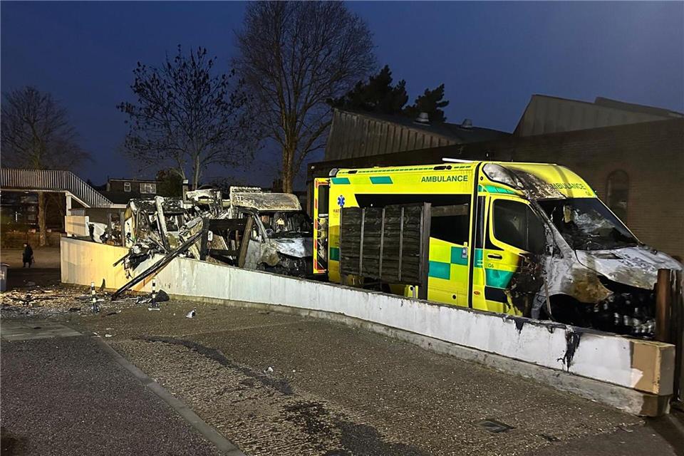 Ein Brandanschlag auf den Rettungsdienst einer jüdischen Gemeinde versetzte London in einen Schockzustand.Pa/PA Wire/dpa