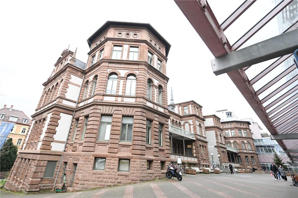 Ein Brandverletzter wird in einer Stuttgarter Klinik behandelt. Bernd Weißbrod/dpa