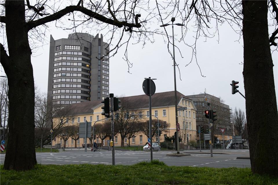 Ein Brief mit Pulver führte zu einem Einsatz im Neuen Rathaus in Göttingen. (Symbolbild) Swen Pförtner/dpa