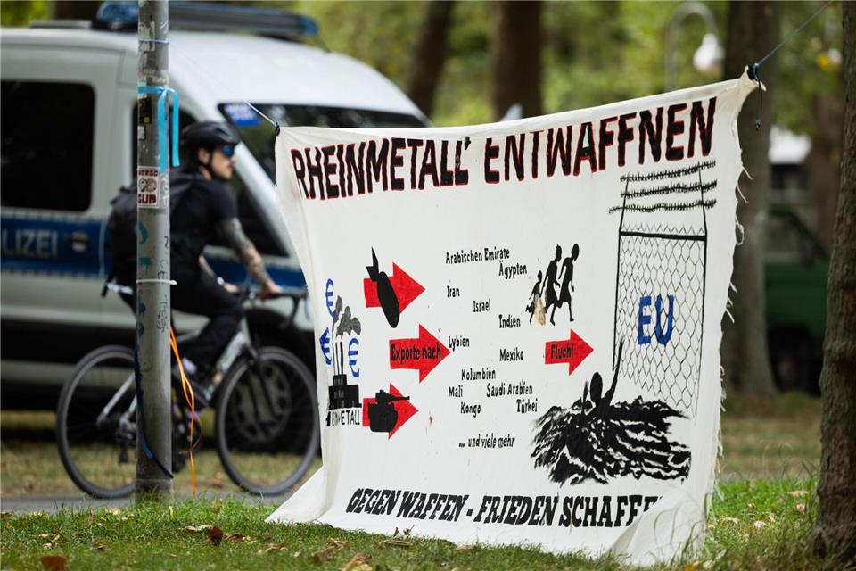Ein Bündnis will bis zum Wochenende in Köln protestieren.Rolf Vennenbernd/dpa