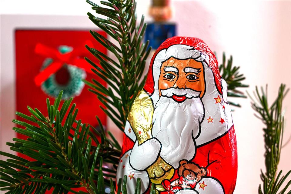 Ein Dieb vergreift sich an den Nikolausgeschenken zweier Jungs im Landkreis Ammerland. (Symbolbild)Hendrik Schmidt/dpa