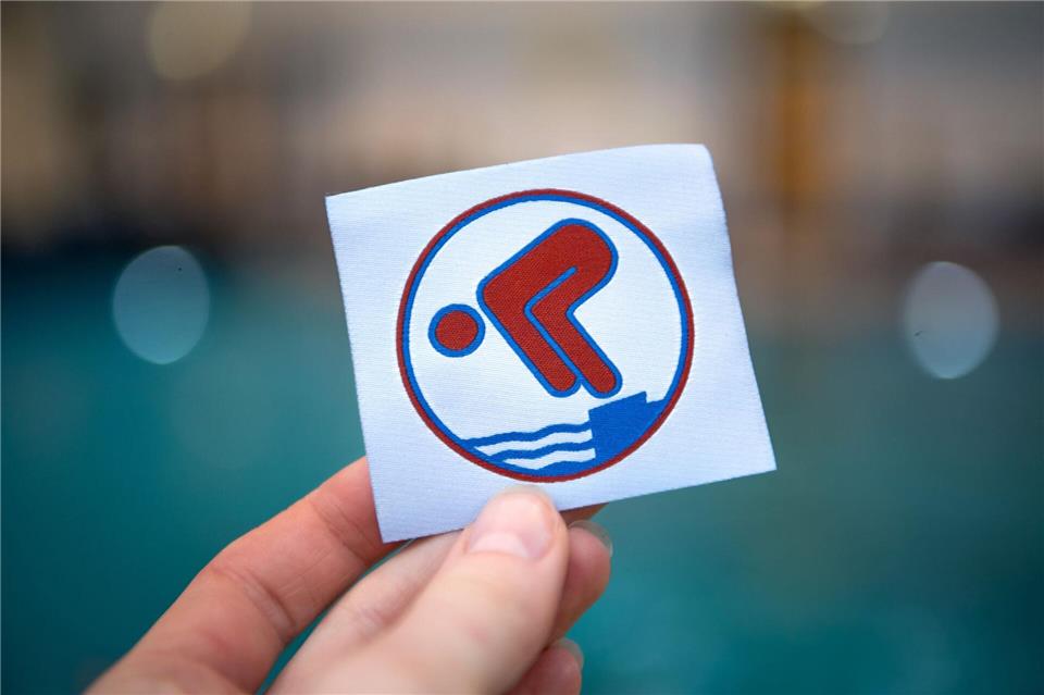 Ein Erfolg: Im vergangenen Jahr wurden fast 100.000 Schwimmabzeichen ausgegeben. (Symbolbild)Sina Schuldt/dpa