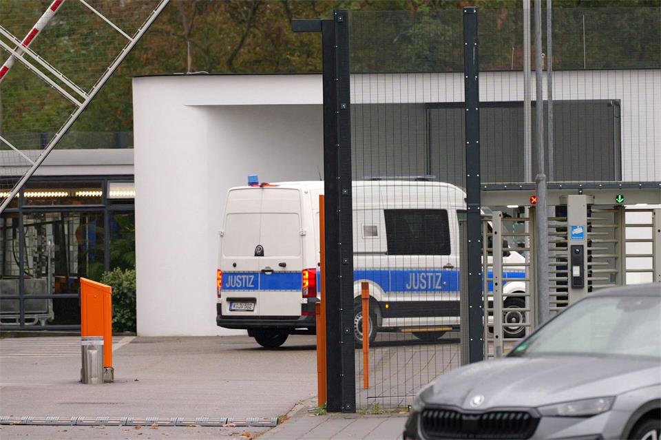 Ein Ermittlungsrichter am BGH hat über den Haftbefehl entschieden.Marco Priebe/dpa