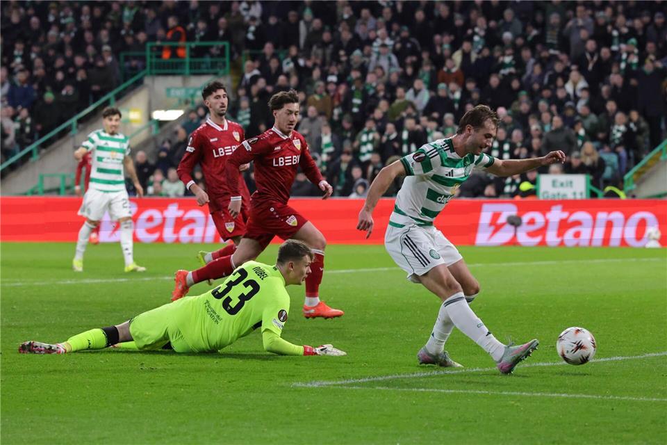 Ein Fehlpass in der Defensive führte zum Ausgleich von Benjamin Nygren.Steve Welsh/PA Wire/dpa