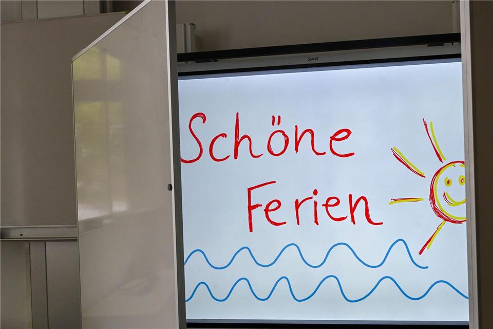Ein Feriengruß von der CDU-Fraktion hat für Lacher gesorgt. (Symbolbild)Jens Kalaene/dpa