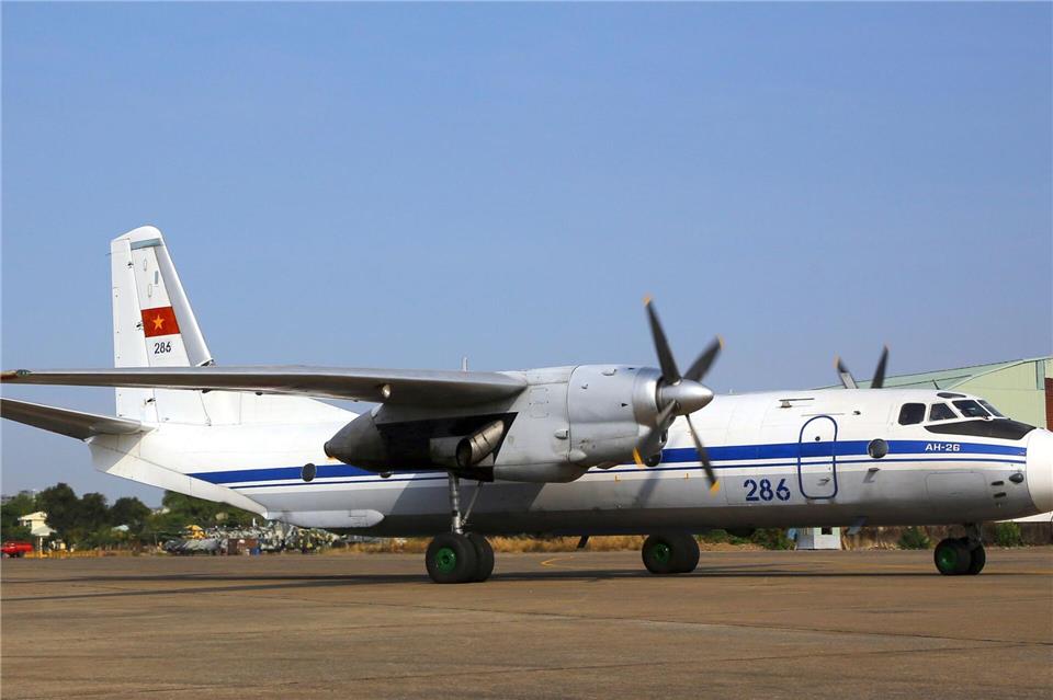 Ein Flugzeug ist auf der von Russland annektierten Schwarzmeer-Halbinsel Krim abgestürzt. (Symbolbild)Na Son Nguyen/AP/dpa