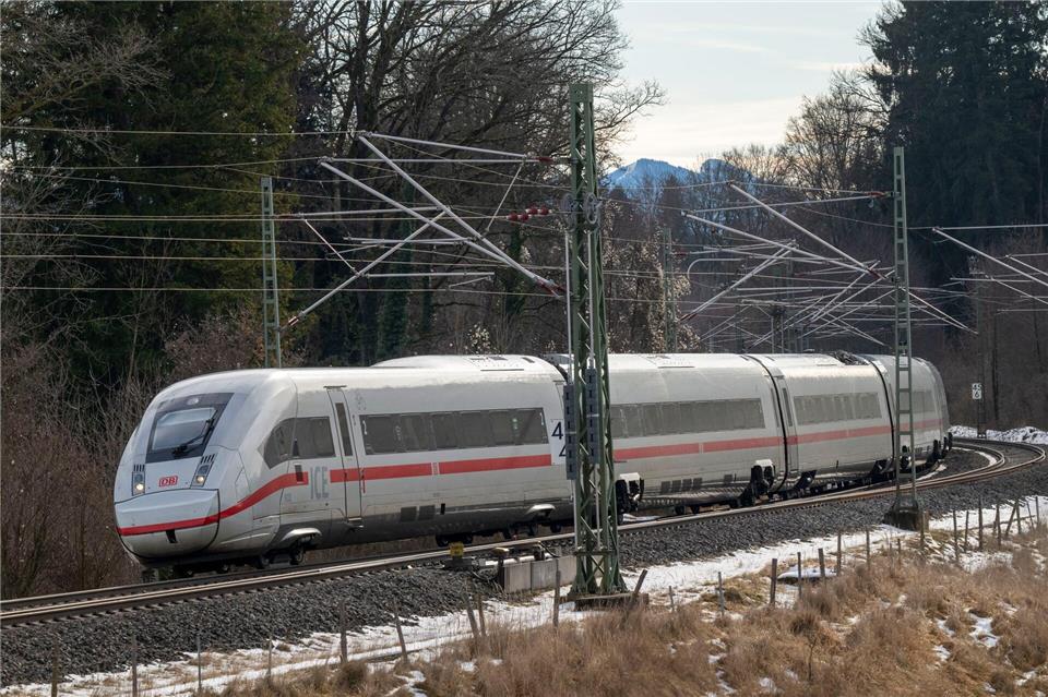 Ein Gleisneubau im Inntal soll in der Zukunft schnellere Zugverbindungen über den Brenner nach Italien bringen. Peter Kneffel/dpa