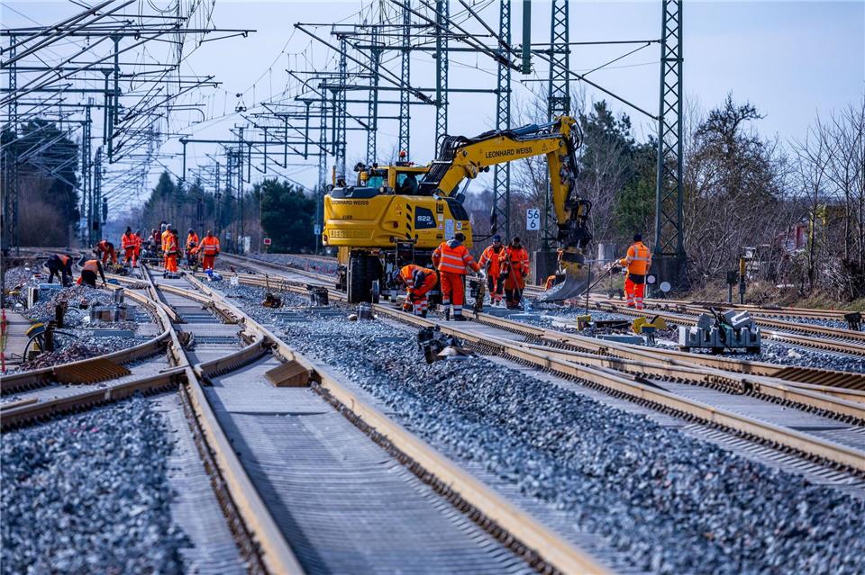Ein Großteil des Gelds geht in den Verkehrsbereich.Jens Büttner/dpa