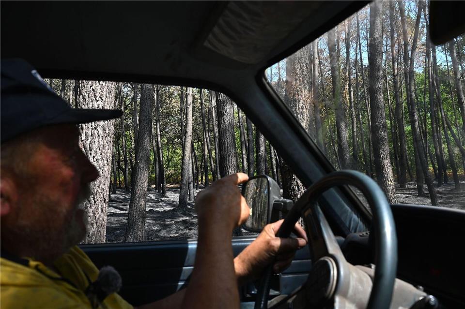 Ein Großteil seines Landes ist verbrannt, erzählt Waldbauer Monchaux.Katharina Kausche/dpa