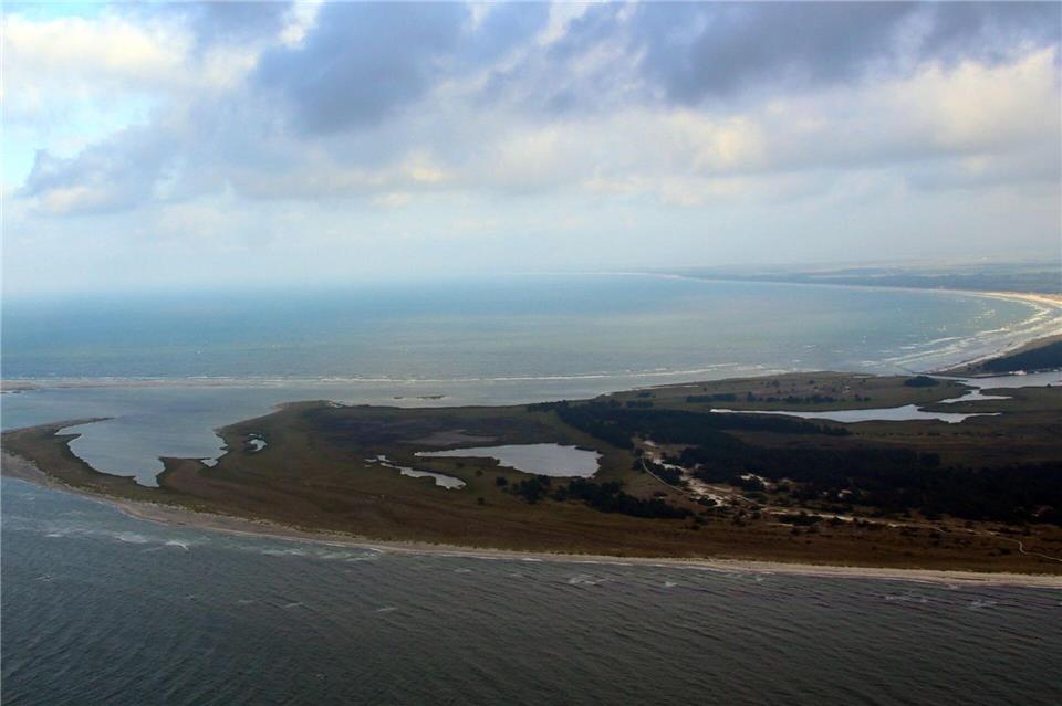 Ein Haus auf der Ostsee-Halbinsel Fischland-Darß-Zingst kostet laut einem Immobilienmarktbericht im Schnitt 5.138 Euro pro Quadratmeter. (Archivbild)picture alliance / ZB