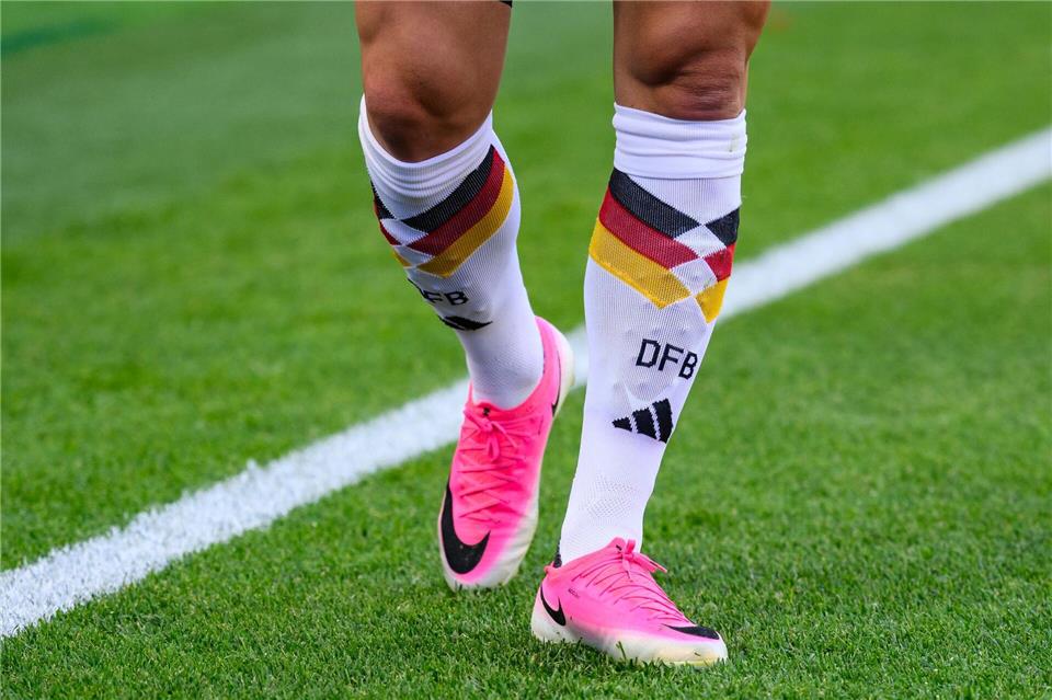 Ein Hingucker bei der Fußball-WM: Pinke Schuhe waren auch im DFB-Team angesagt. (Archivbild)Tom Weller/dpa