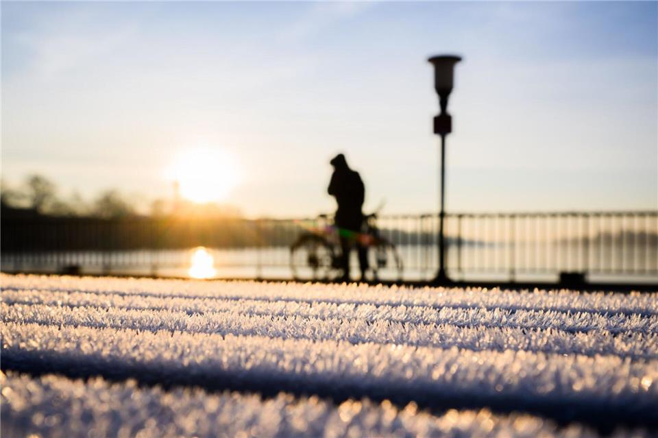 Ein Hochdruckgebiet sorgt für sonniges und trockenes Wetter in Niedersachsen und Bremen. (Archivbild)Julian Stratenschulte/dpa