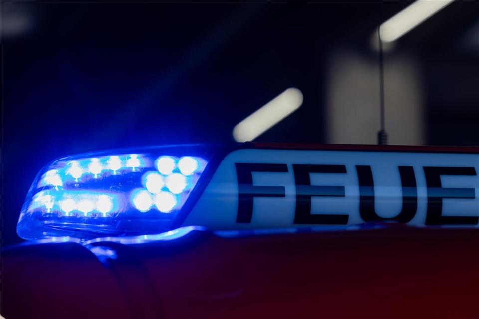 Ein Holzübergang am S-Bahnhof Harburg Rathaus hat gebrannt. (Symbolbild)Rolf Vennenbernd/dpa