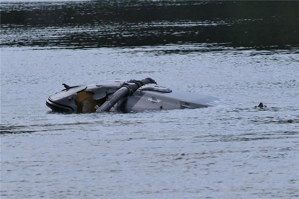 Ein Hubschrauber ist in den Fluss Mulde gestürzt.Sören Müller/Medienportal-Grimma/dpa