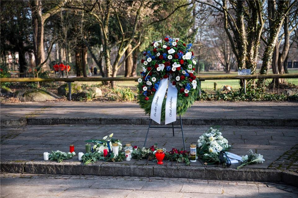 Ein Jahr nach der Gewalttat wollen nun Wissenschaftler eine Umfrage starten. (Archivbild) Daniel Vogl/dpa