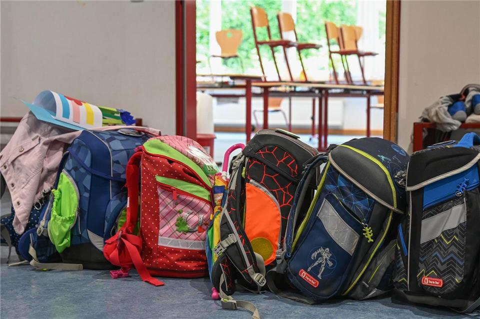 Ein Jahr vor dem Inkrafttreten des Rechtsanspruchs auf die Ganztagsbetreuung von Schulkindern sehen Hessens Städte das Land in der Pflicht. (Foto Archiv) Arne Dedert/dpa
