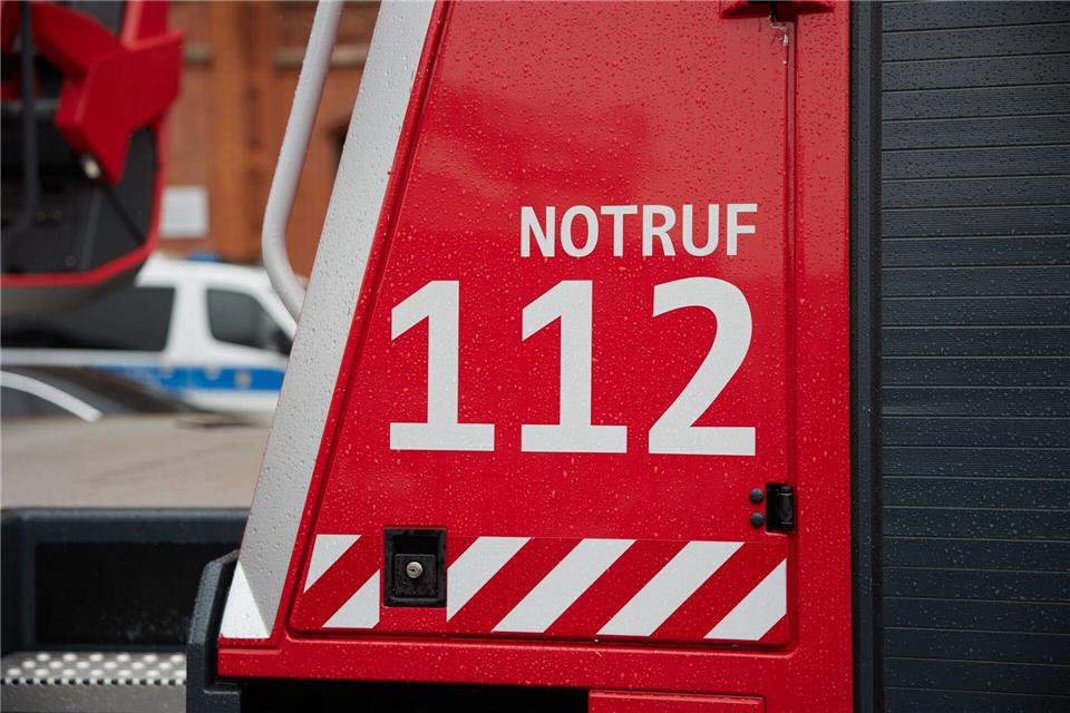Ein Kellerbrand hat für verrauchte Wohnungen in einem Kreuzberger Hochhaus gesorgt. (Symbolbild)Jörg Carstensen/dpa