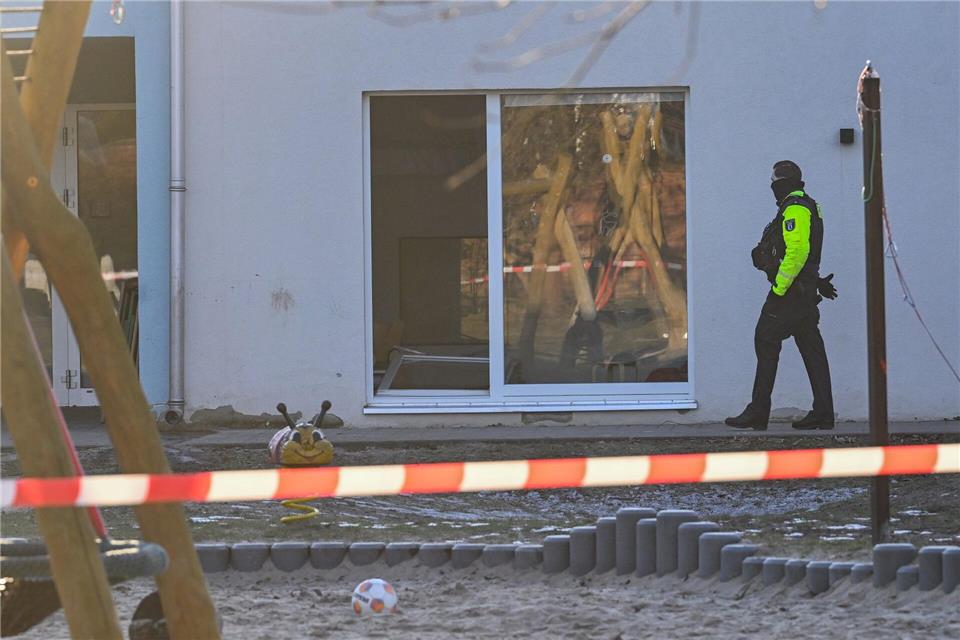 Ein Kind stirbt in einer Berliner Kita bei einem Unfall. Britta Pedersen/dpa