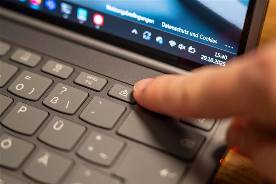 Ein Knopfdruck und das Thinkbook Plus G6 Rollable fährt binnen 7 Sekunden noch einmal halb so viel Bildschirm aus dem Gerät.Nico Tapia/dpa-tmn