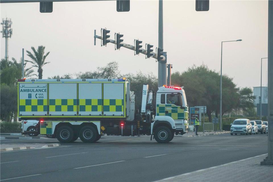 Ein Krankenwagen in der Nähe des israelischen Angriffsorts in Doha. Nikku/XinHua/dpa