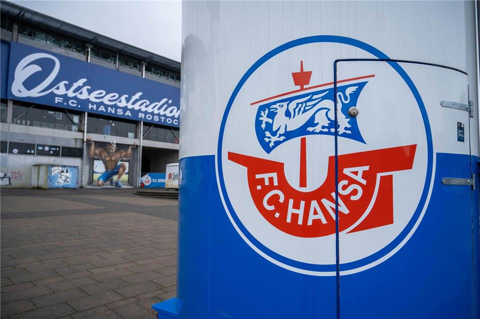 Ein Logo des FC Hansa Rostock. (Symbolbild)Stefan Sauer/dpa