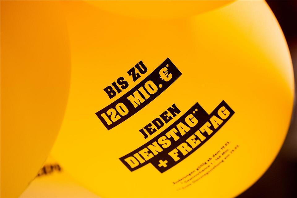 Ein Lottospieler aus Nordrhein-Westfalen gewann in diesem Jahr rund 54 Millionen Euro im Eurojackpot. (Symbolbild)Rolf Vennenbernd/dpa