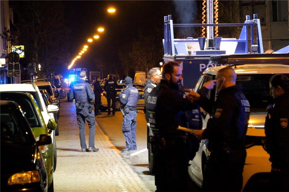 Ein Mann ist von Schüssen schwer verletzt worden.Jörn Hüneke/dpa