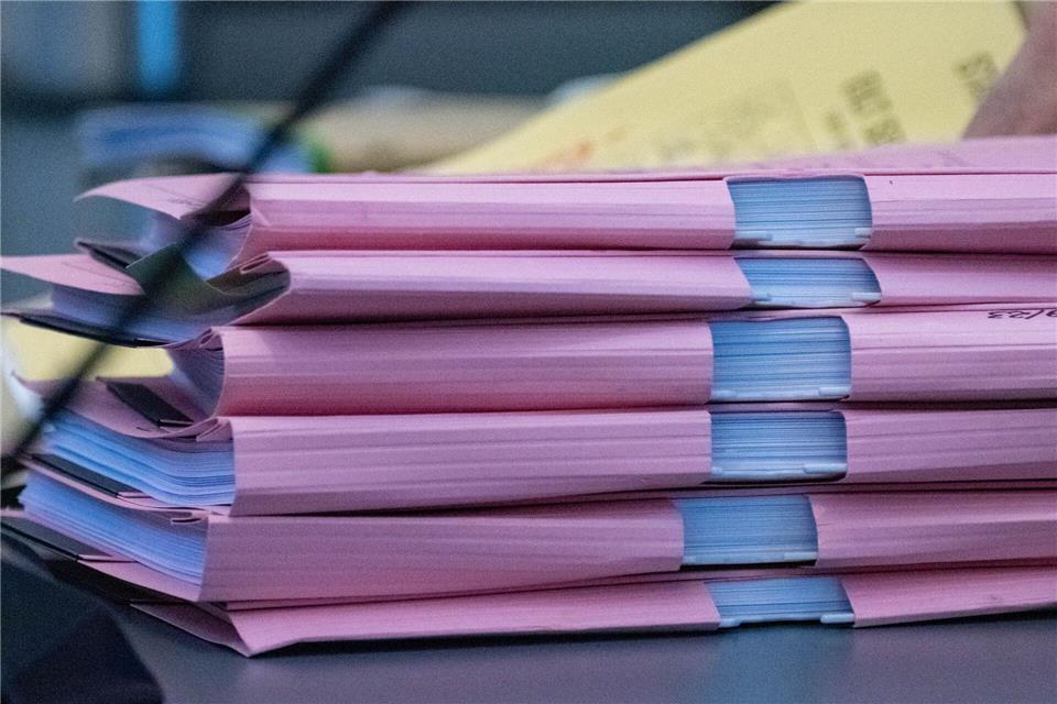 Ein Mann muss in Haft, weil er in Magdeburg Buttersäure verteilt hat. (Symbolbild)Stefan Sauer/dpa