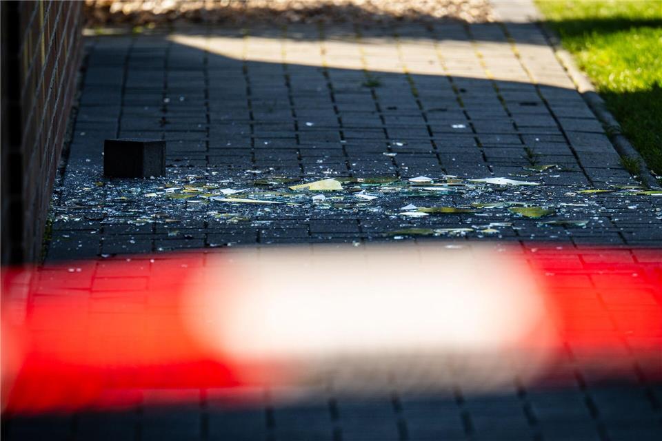 Ein Mann soll seine Partnerin im gemeinsamen Zuhause im Landkreis Rotenburg getötet haben. Sina Schuldt/dpa