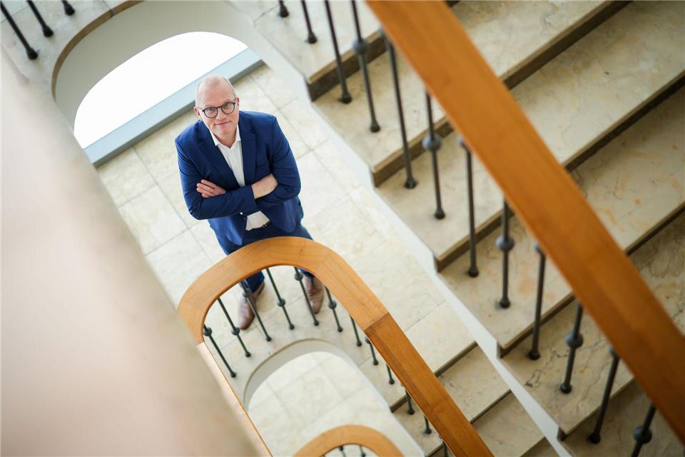 Ein Mann will nach oben - leicht wird es nicht für den Anwärter der NRW-SPD auf das Ministerpräsidentenamt in Nordrhein-Westfalen, Jochen Ott.Christoph Reichwein/dpa