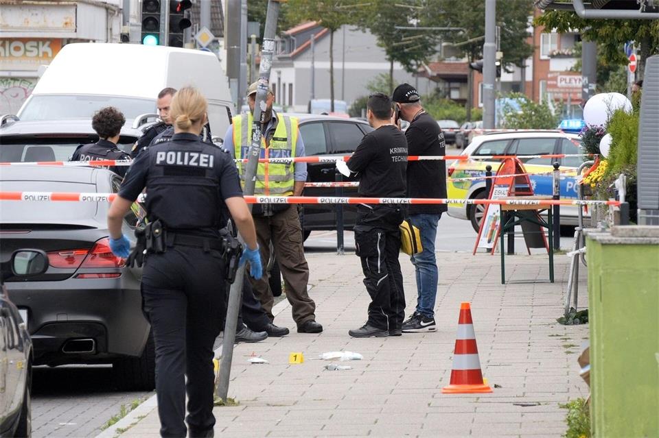 Ein Mann wird in Bremen angeschossen, der oder die Täter sind auf der Flucht, die Fahndung läuft. Hüneke/dpa
