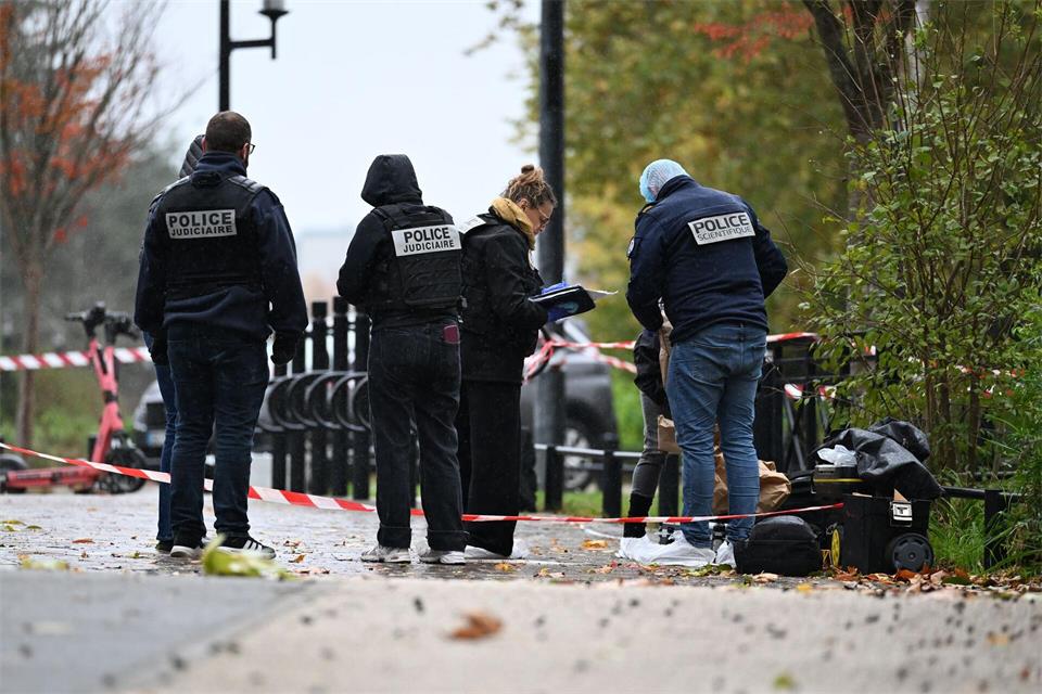 Ein Mann wurde nach Schüssen in Frankreich festgenommen. Emma Da Silva/AP/dpa
