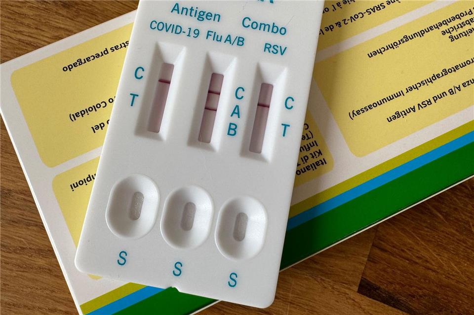 Abrechnungsbetrug bei Corona-Tests – 700.000 Euro Schaden Ein Mann wurde wegen Corona-Betrugs festgenommen. (Symbolbild)Till Simon Nagel/dpa-tmn