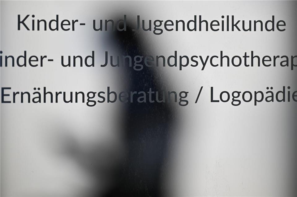 Ein Medizinisches Versorgungszentrum schließt im November seine Pädiatrie.Arne Dedert/dpa