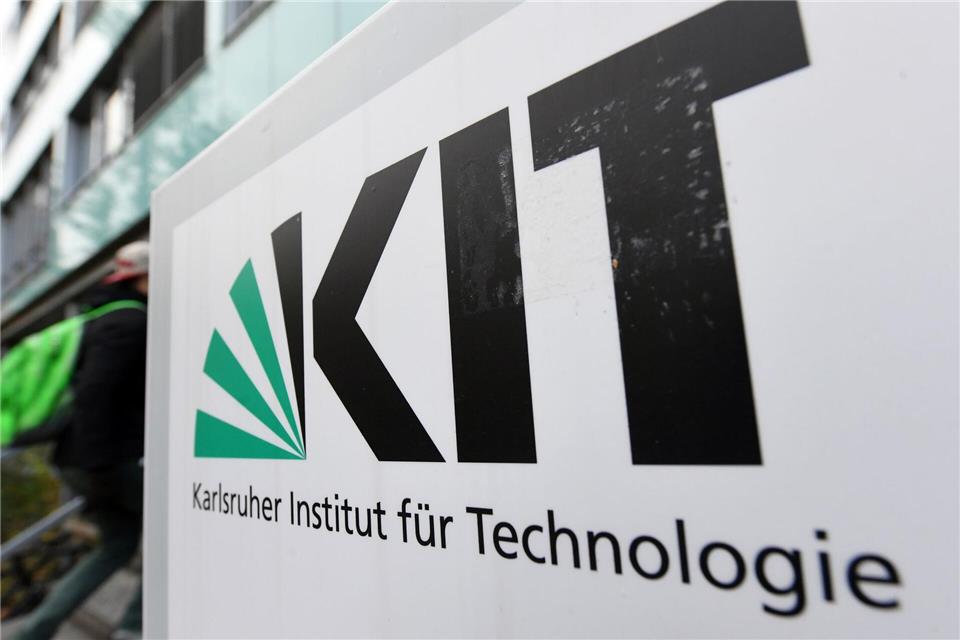 Ein Mitarbeiter des Karlsruher Instituts für Technologie starb bei einem Unglück. (Symbolfoto)Uli Deck/dpa
