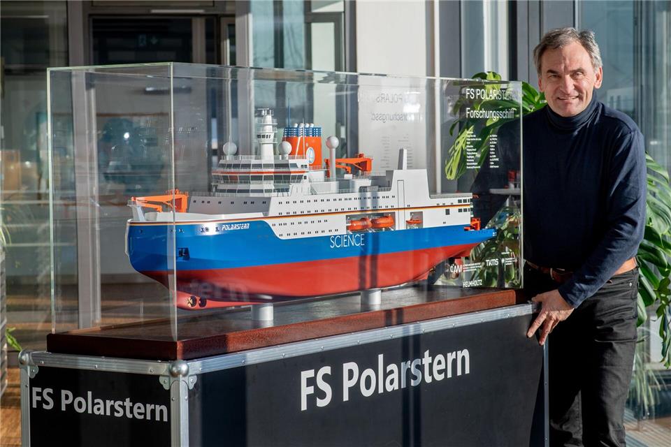 Ein Modell der neuen „Polarstern“ steht in Bremerhaven. Hauke-Christian Dittrich/dpa