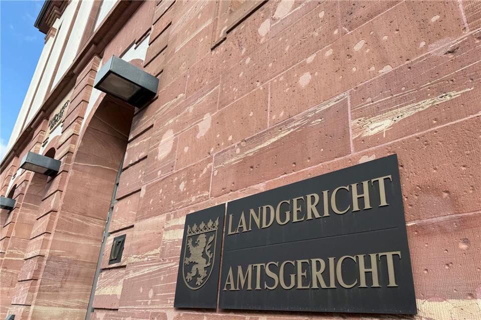 Ein Nachbarschaftsstreit mit tödlichem Ausgang beschäftigt das Landgericht Hanau. (Symbolfoto) Michael Bauer/dpa