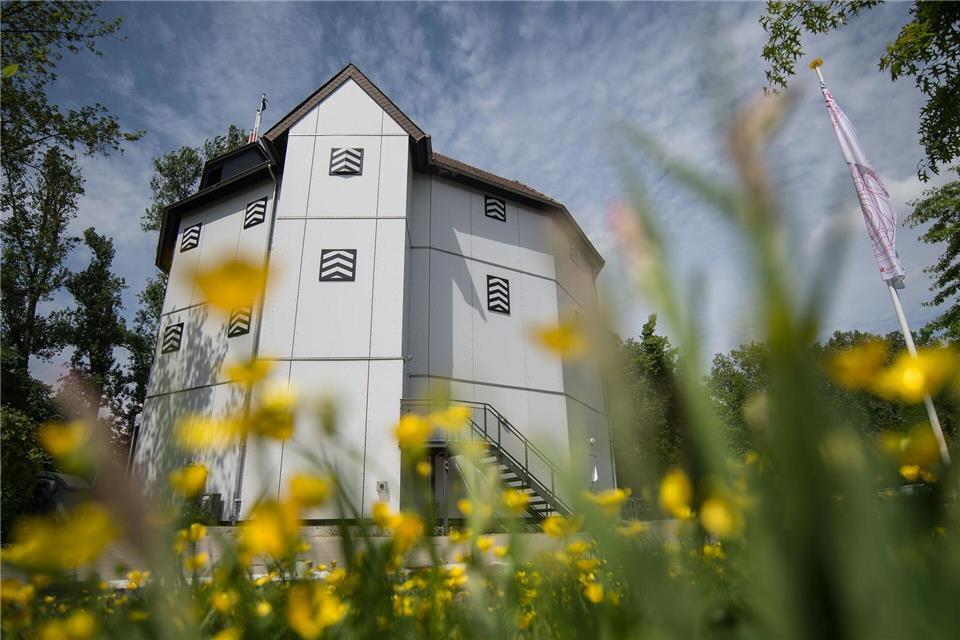 Ein Nachbau von Shakespeares Londoner Globe-Theater an der Rennbahn. Dort fand das Shakespeare-Festival statt. (Archivbild)Maja Hitij/dpa